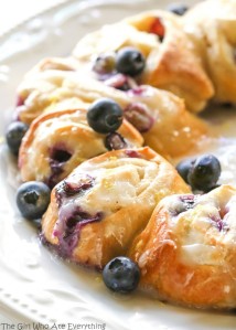 blueberry-crescent-ring-5-732x1024